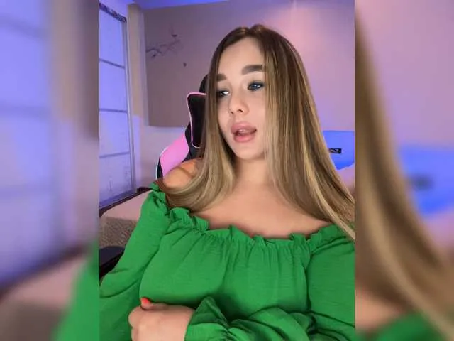 Live sex webcam photo for BloomJuliette #274235838