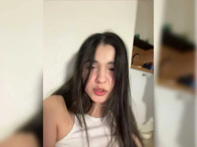 Live sex webcam photo for BloomJuliette #277955725