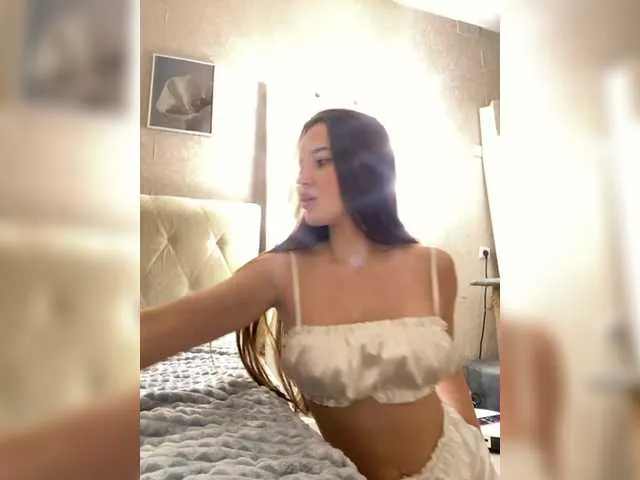 Live sex webcam photo for BloomJuliette #290292736