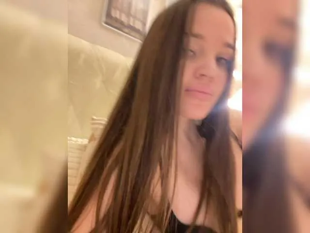 Live sex webcam photo for BloomJuliette #290441863