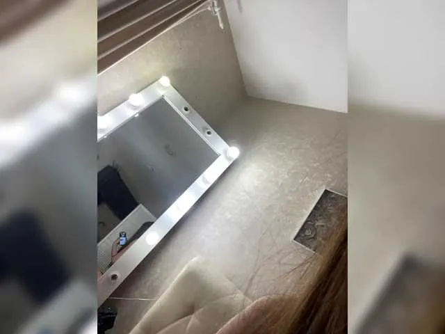 Live sex webcam photo for BloomJuliette #290530121