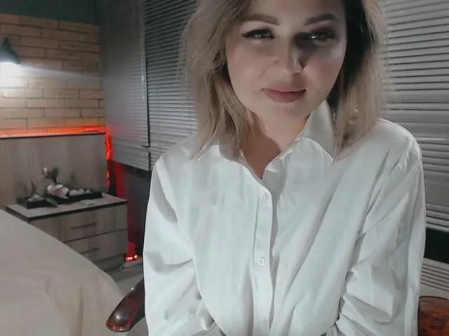 Live sex webcam photo for Bloombombom #274490436