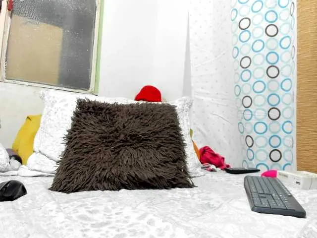 Live sex webcam photo for BlowMommy #276686321