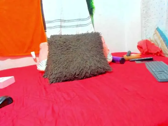 Live sex webcam photo for BlowMommy #277362891