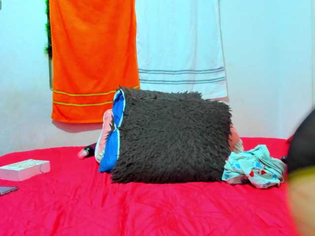 Live sex webcam photo for BlowMommy #277365984