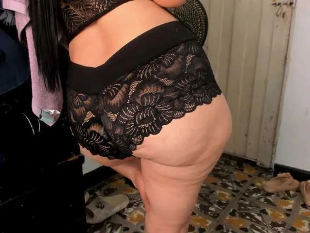 Live sex webcam photo for BlowMommy #290416760