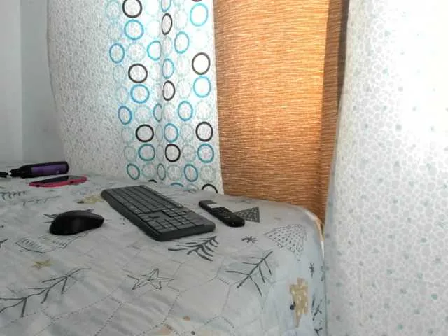 Live sex webcam photo for BlowMommy #290744022