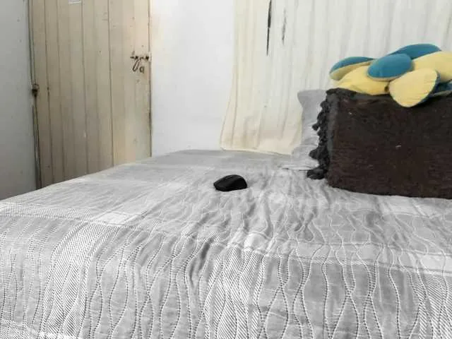 Live sex webcam photo for BlowMommy #290879816