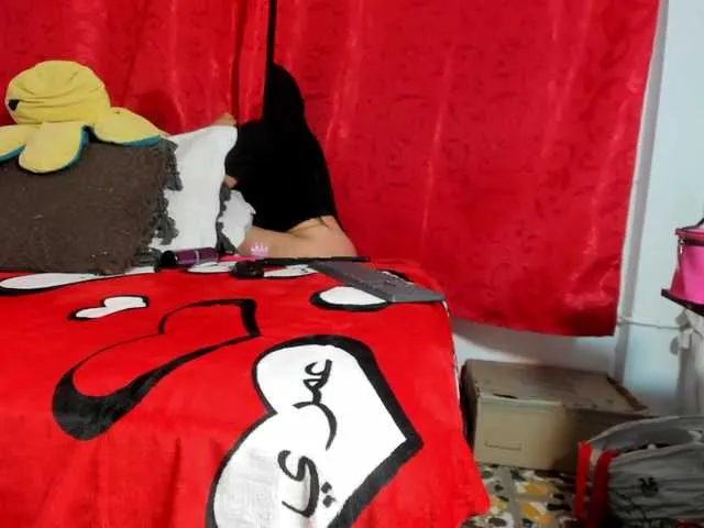 Live sex webcam photo for BlowMommy #291094077