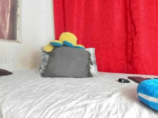 Live sex webcam photo for BlowMommy #291983619