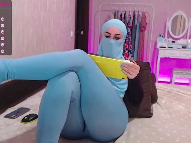 Live sex webcam photo for Blue-Eyes1 #272751632