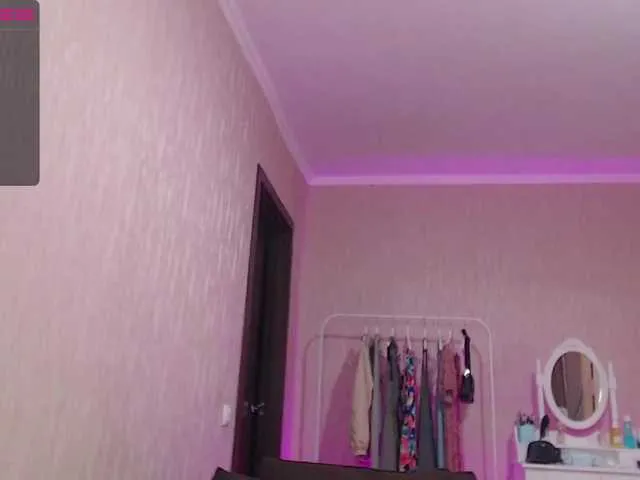 Live sex webcam photo for Blue-Eyes1 #273095257