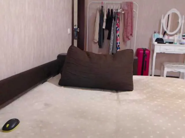 Live sex webcam photo for Blue-Eyes1 #273846771