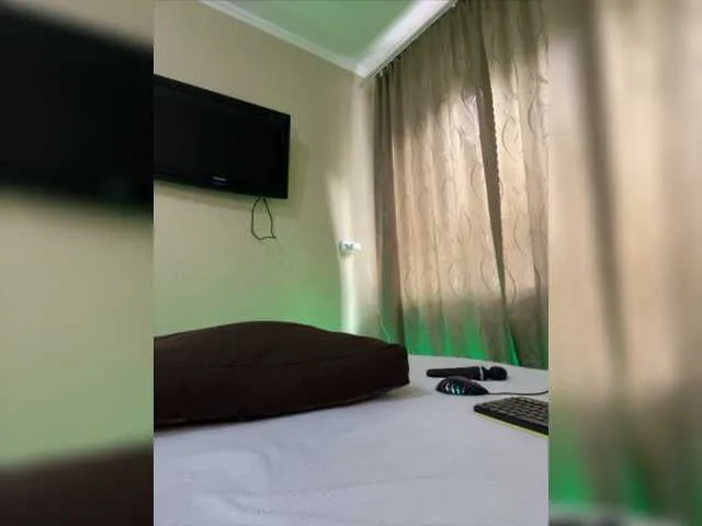 Live sex webcam photo for Blue-Eyes1 #275568069