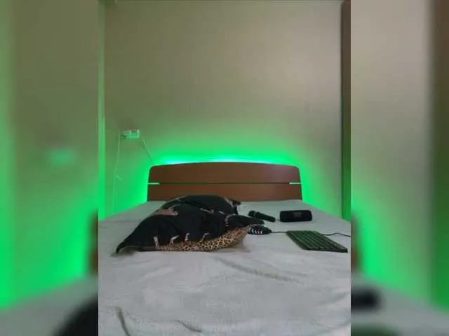 Live sex webcam photo for Blue-Eyes1 #275906070