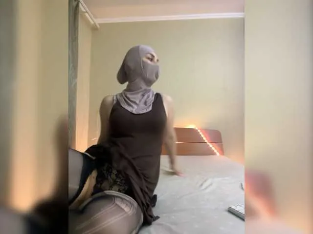 Live sex webcam photo for Blue-Eyes1 #276376697