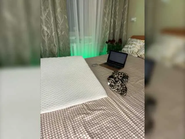 Live sex webcam photo for Blue-Eyes1 #276916363