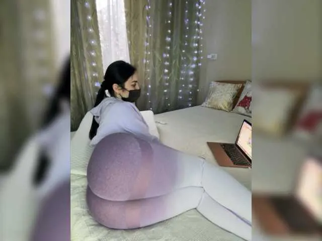 Live sex webcam photo for Blue-Eyes1 #277130697