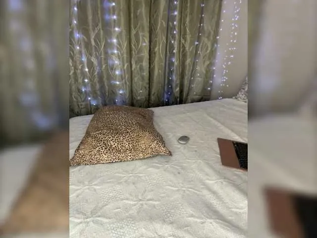 Live sex webcam photo for Blue-Eyes1 #277807421