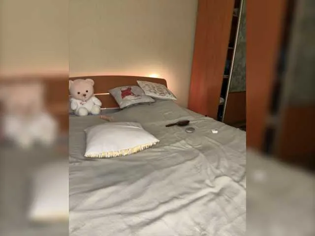 Live sex webcam photo for Blue-Eyes1 #277916761