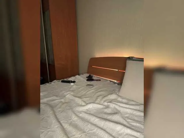 Live sex webcam photo for Blue-Eyes1 #278223322