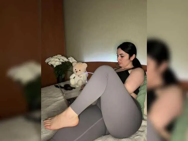 Live sex webcam photo for Blue-Eyes1 #283775450