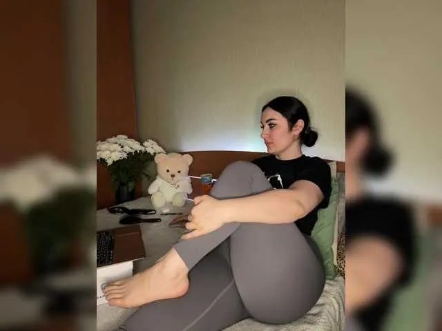 Live sex webcam photo for Blue-Eyes1 #283965603