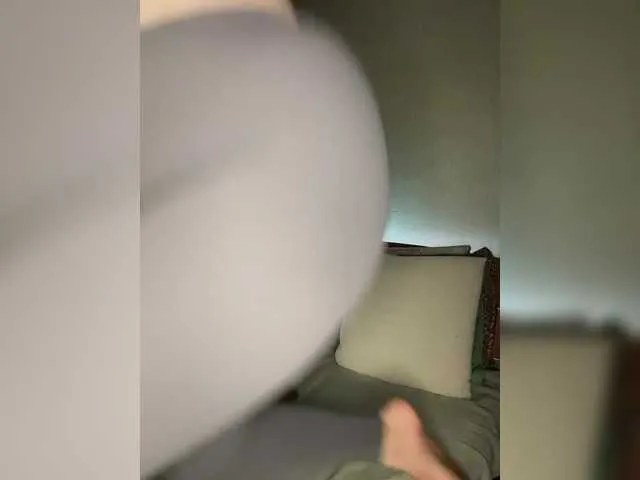 Live sex webcam photo for Blue-Eyes1 #288336734