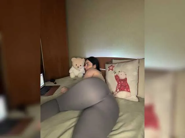 Live sex webcam photo for Blue-Eyes1 #288425553