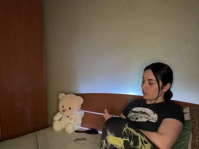 Live sex webcam photo for Blue-Eyes1 #289256215