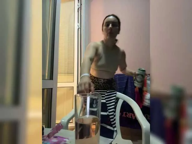 Live sex webcam photo for Blue-Eyes1 #289443927