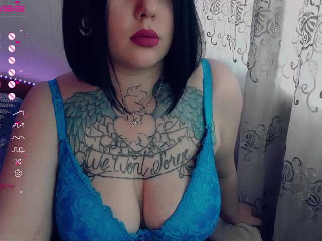 Live sex webcam photo for Blue1Curacao #275560880