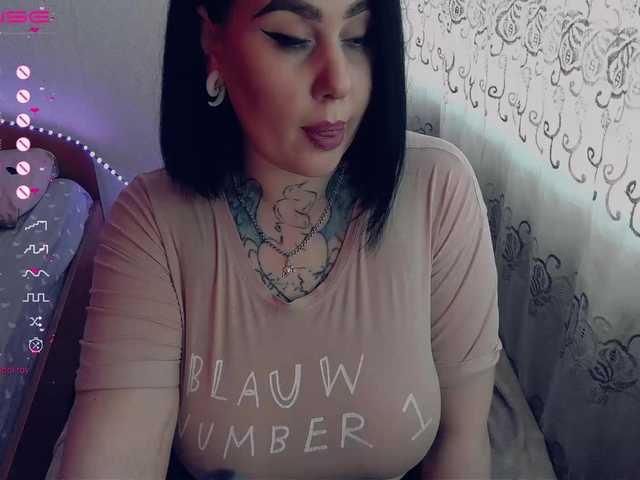 Live sex webcam photo for Blue1Curacao #275734305