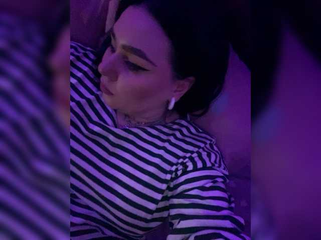 Live sex webcam photo for Blue1Curacao #275767795