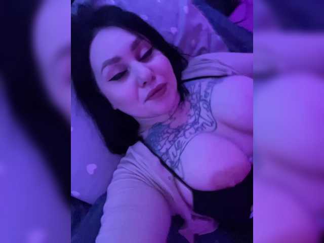 Live sex webcam photo for Blue1Curacao #290978125