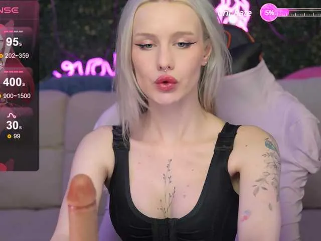 Live sex webcam photo for BlueCherry #278159032