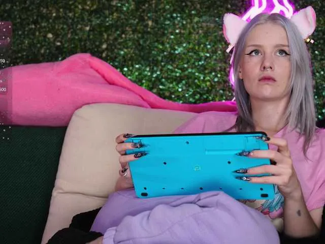 Live sex webcam photo for BlueCherry #287764430