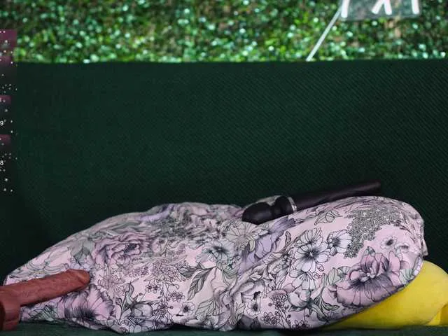 Live sex webcam photo for BlueCherry #288936750