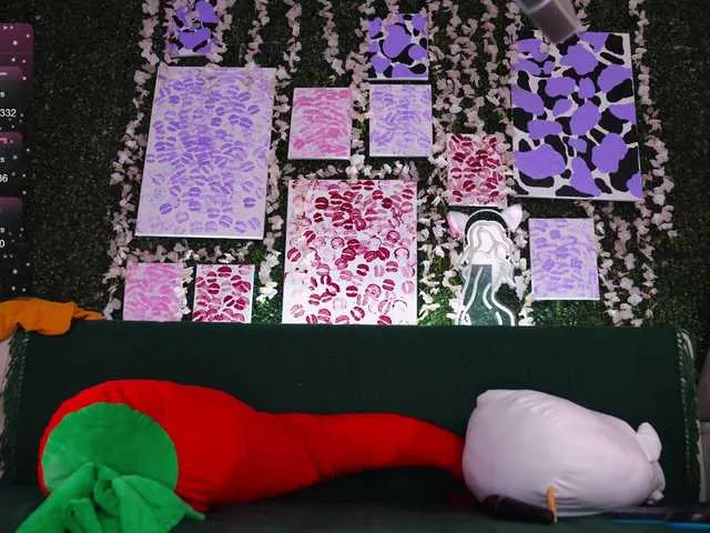 Live sex webcam photo for BlueCherry #289638042