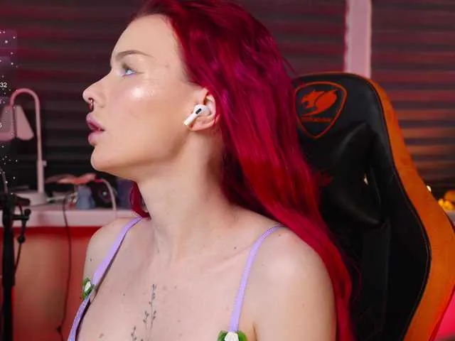 Live sex webcam photo for BlueCherry #292062793