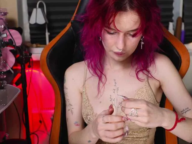 Live sex webcam photo for BlueCherry #292316626