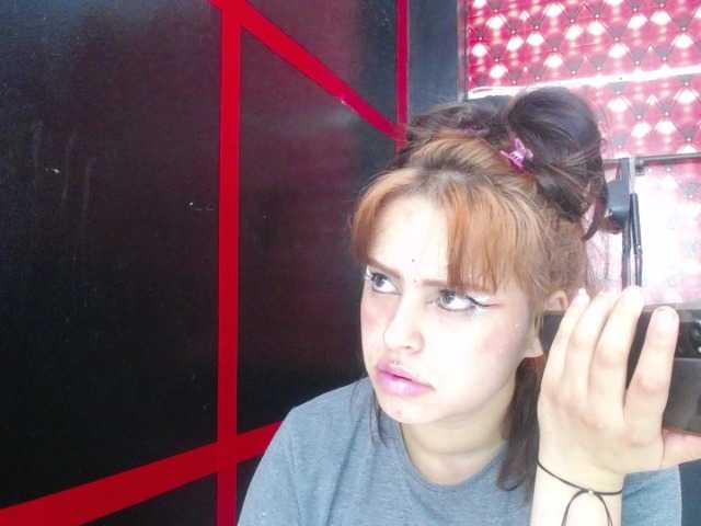 Live sex webcam photo for Blueskay-966 #275587446