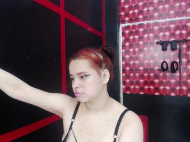 Live sex webcam photo for Blueskay-966 #275673716