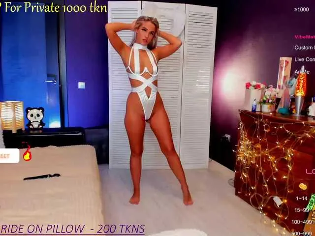 Live sex webcam photo for BlushMikki #277252092