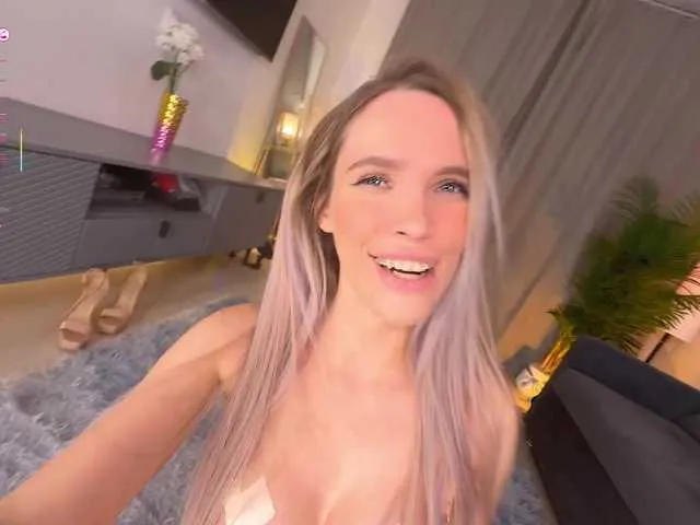 Live sex webcam photo for BlushMikki #292371634