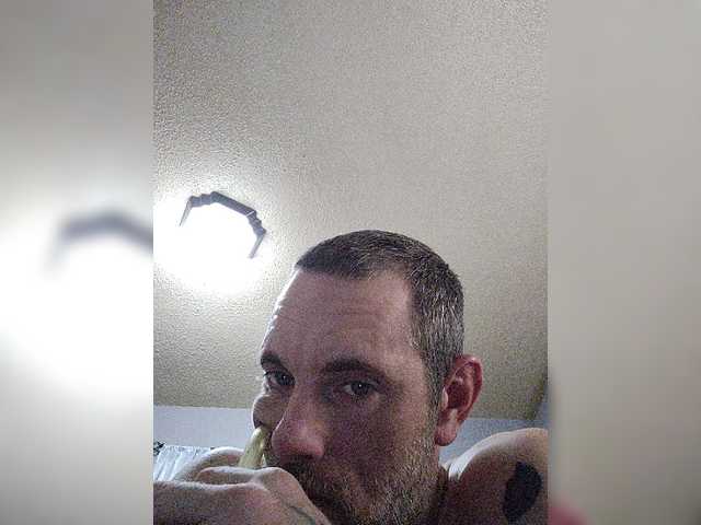 Live sex webcam photo for Bobbyjar12 #276535743