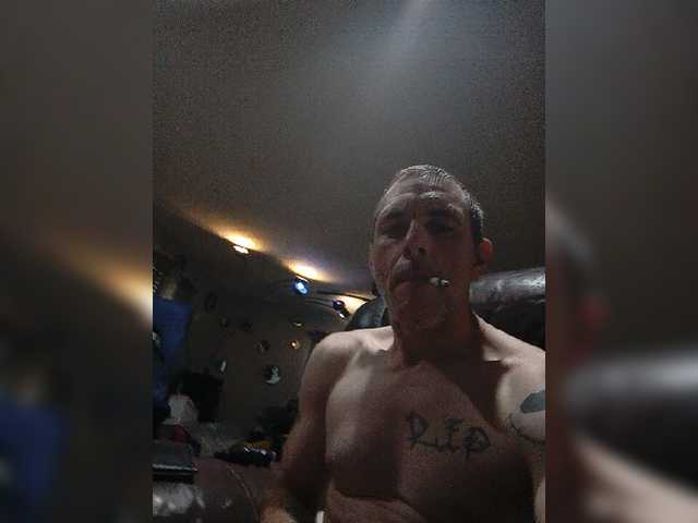 Live sex webcam photo for Bobbyjar12 #276999616