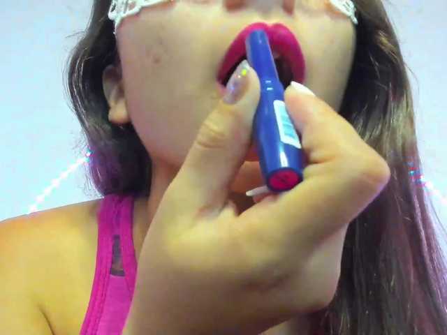 Live sex webcam photo for Body69LyD #272420475