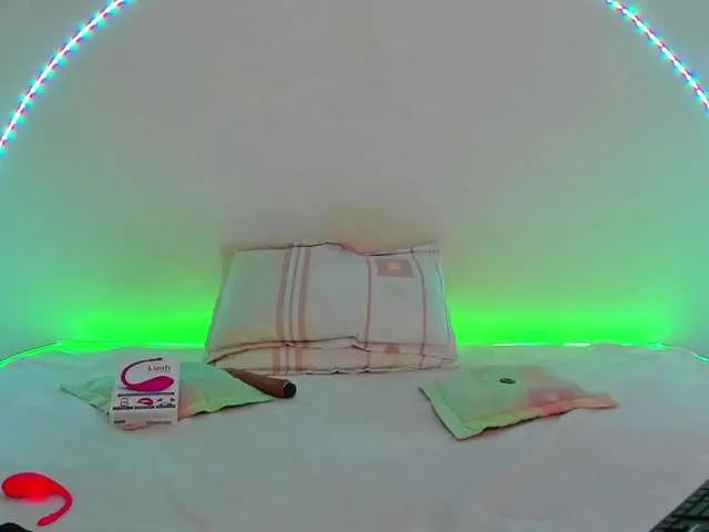 Live sex webcam photo for Body69LyD #272761707