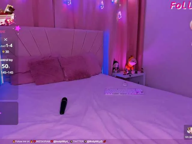 Live sex webcam photo for Body69LyD #290435105